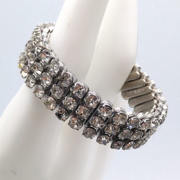 Vintage Japan Clear Rhinestone Expansion Bracelet, Clear Rhinestones, Up to 8" - Picture 5 of 10